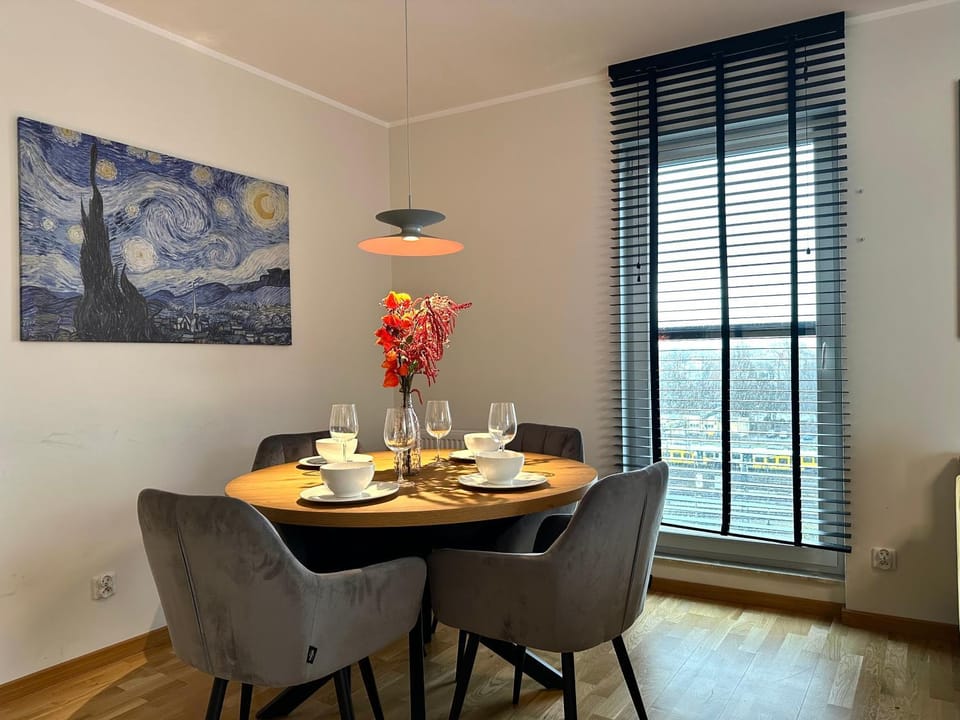 Madalińskiego Apt 26 - Balcony & Lift - 700m Main Station Apartment in Wroclaw