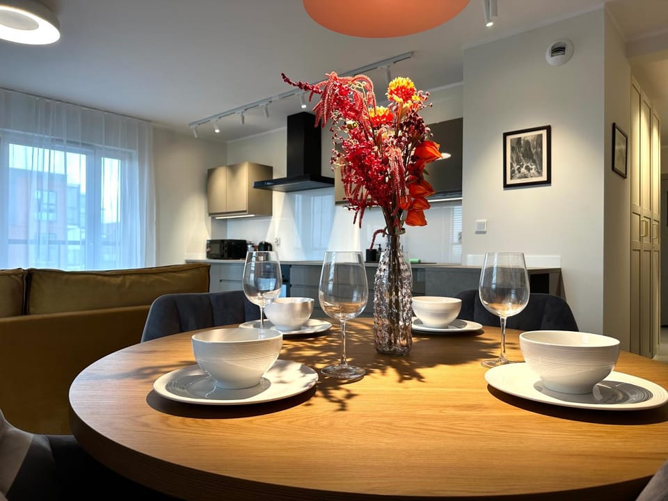Madalińskiego Apt 26 - Balcony & Lift - 700m Main Station Apartment in Wroclaw