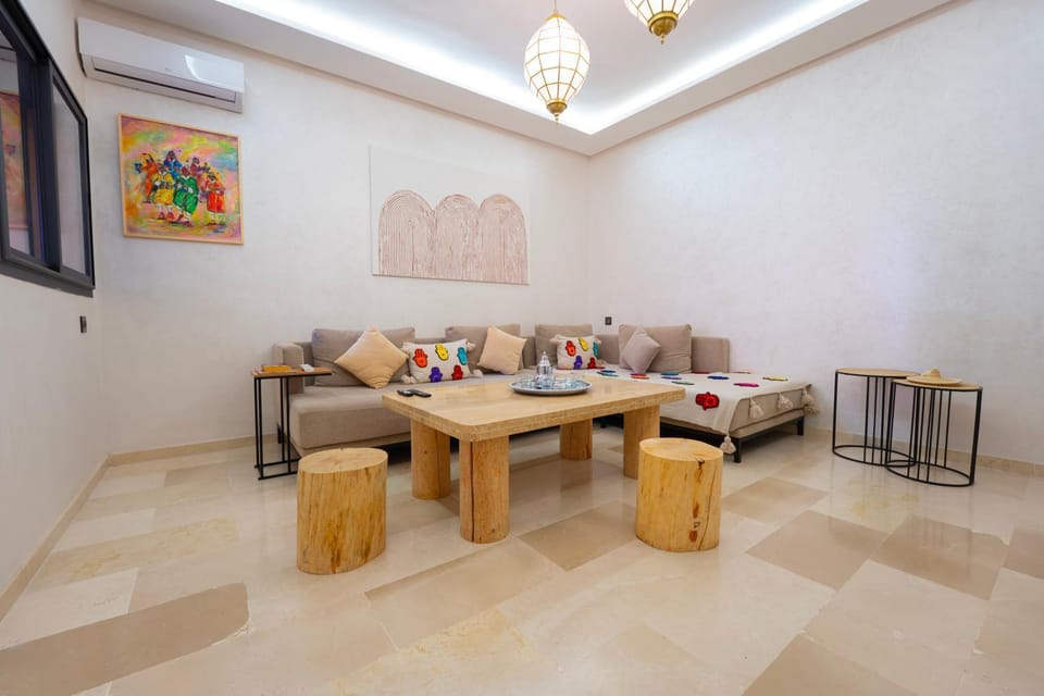 Living room, Seating area, Dining area, air conditioner