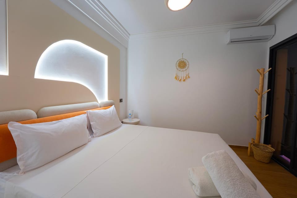 Bed, Photo of the whole room, Bedroom, air conditioner
