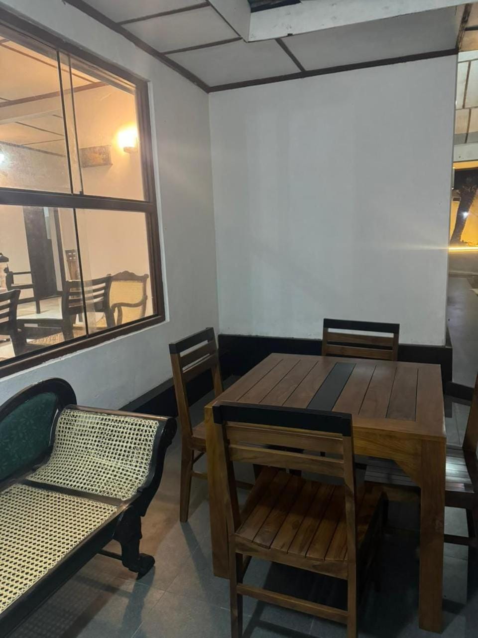 Seating area
