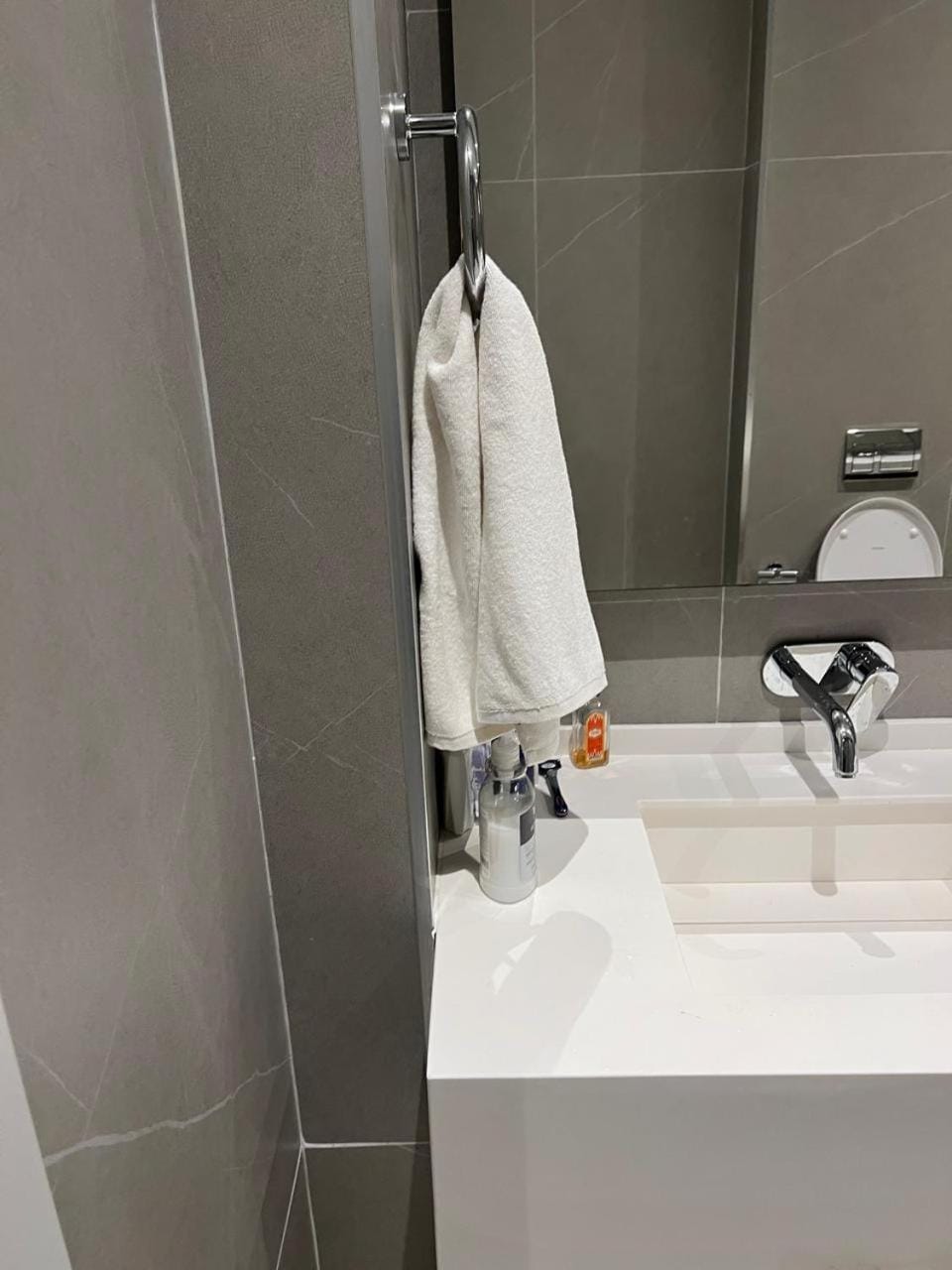 Bathroom, towels