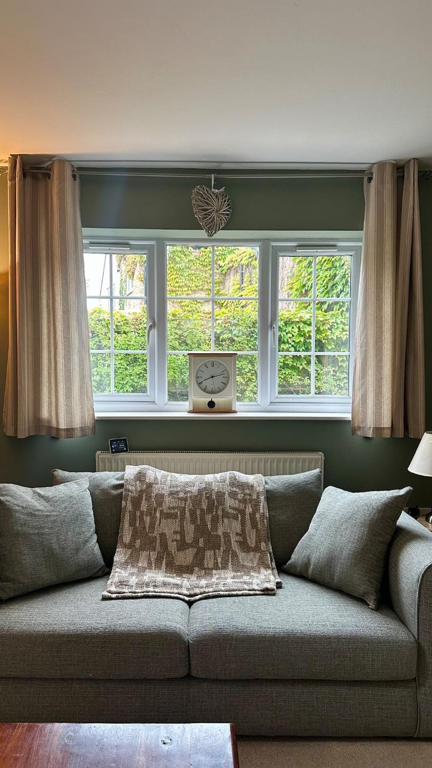 Entire Cotswolds barn retreat House in West Oxfordshire District