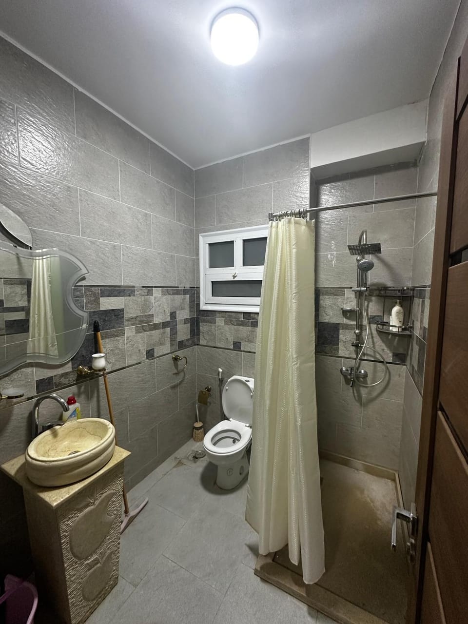 Shower, Toilet, Bathroom, bidet, towels