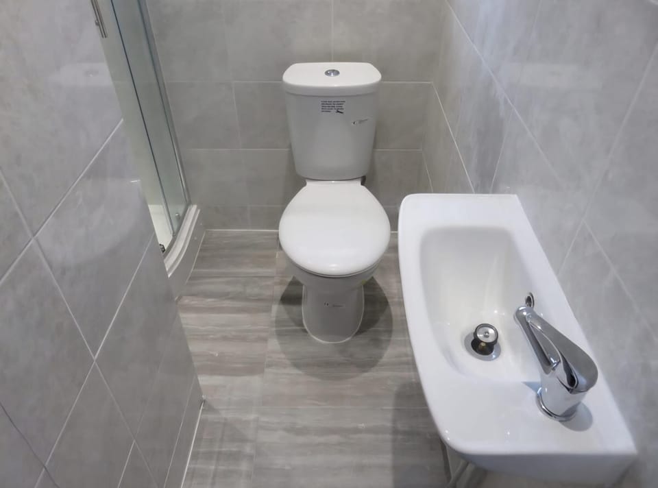 Room in Feltham, Heathrow, London Vacation rental in London Borough of Hounslow