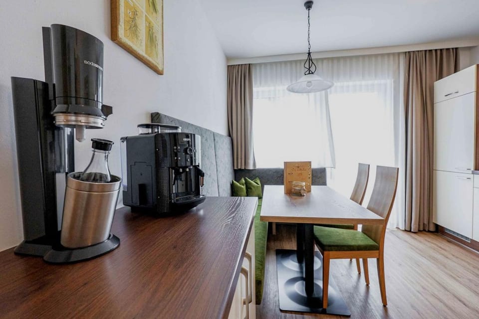 Living room, Dining area, kitchen