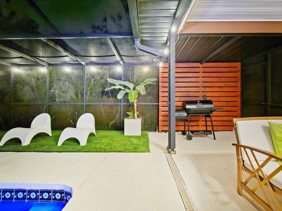 Serene Pool Oasis Tampa Vacation Villa in Temple Terrace