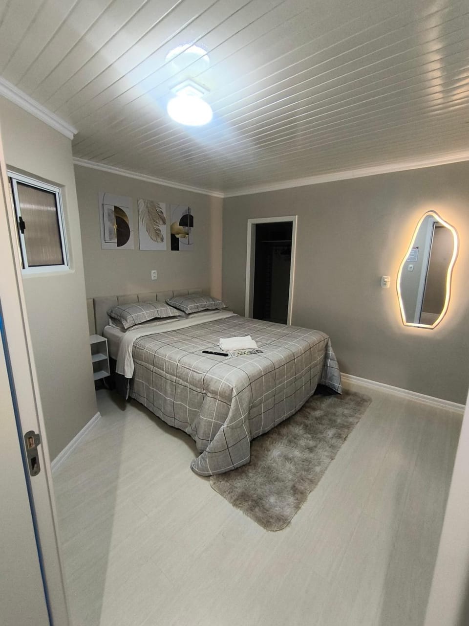 Bedroom, safe, VIP