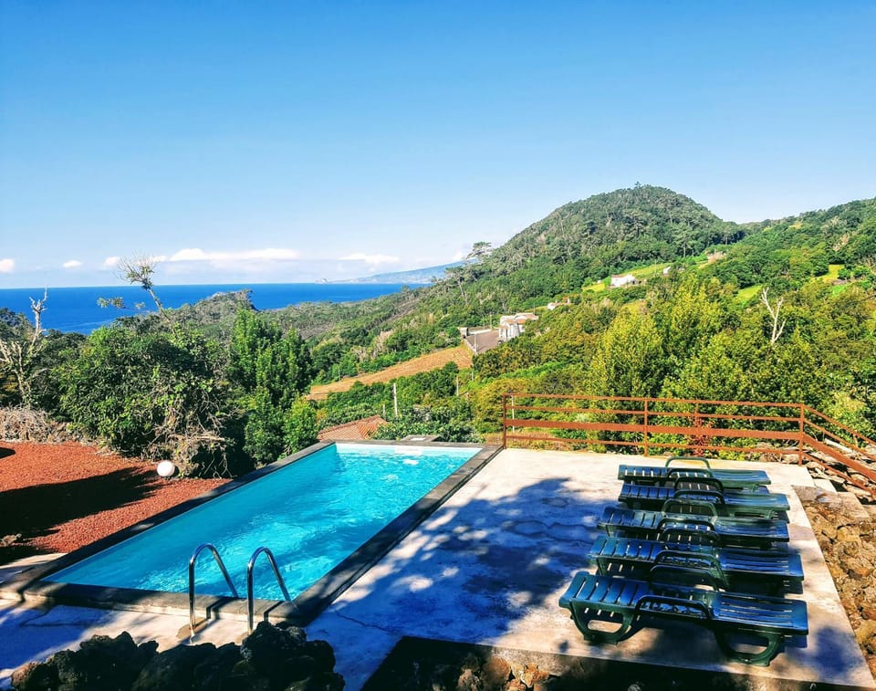 Swimming pool, sunbed