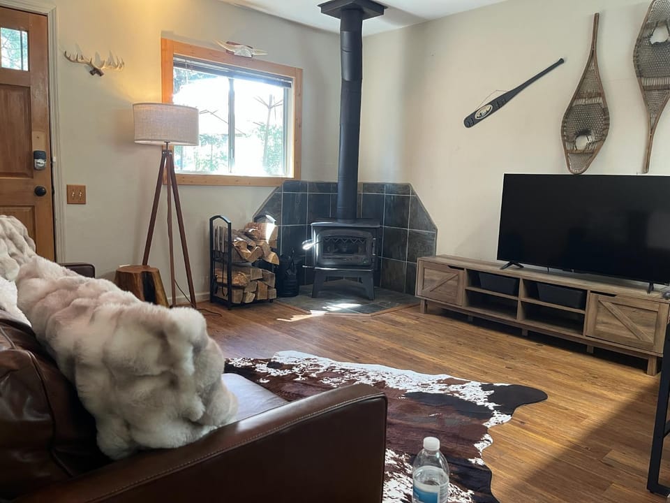 Sugar Suites Cozy Cabin Retreat Near Big Bear Cabin in Southern California