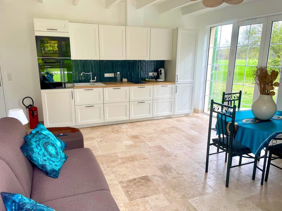Kitchen or kitchenette, Dining area, dishwasher, oven, stove, kitchen