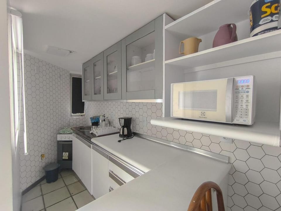 Lindo Studio ao Lado do Farol da Barra - Cozinha, Ar, Smart TV, Camareira, Psicina Apartment in Salvador