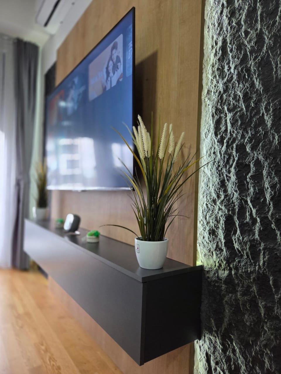TV and multimedia, Evening entertainment