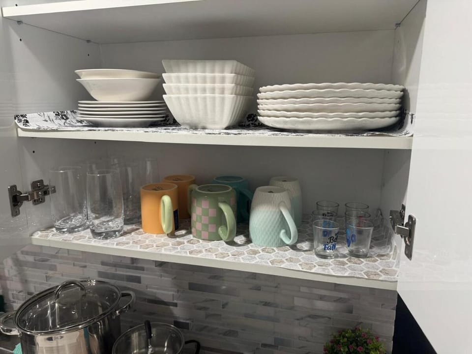 Coffee/tea facilities, Kitchen or kitchenette