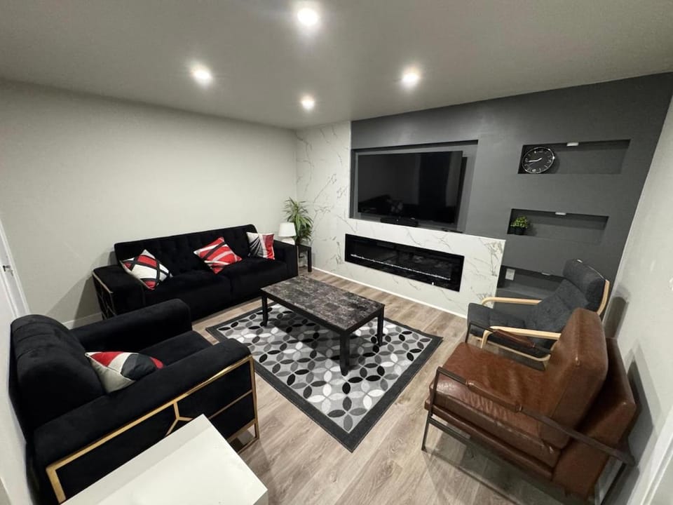 TV and multimedia, Living room, Seating area