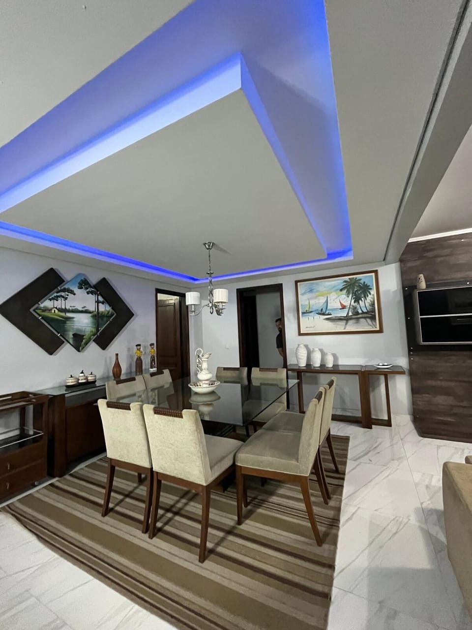 TV and multimedia, Living room, Seating area, Dining area
