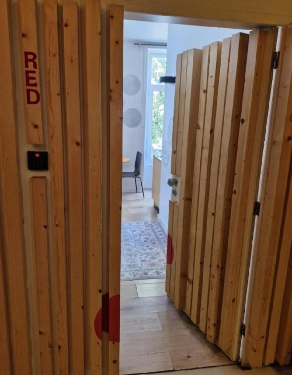 Gray Red Porto Apart Apartment in Porto