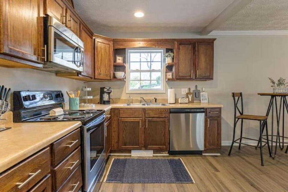 196 Etowah Cartersville House in Cartersville