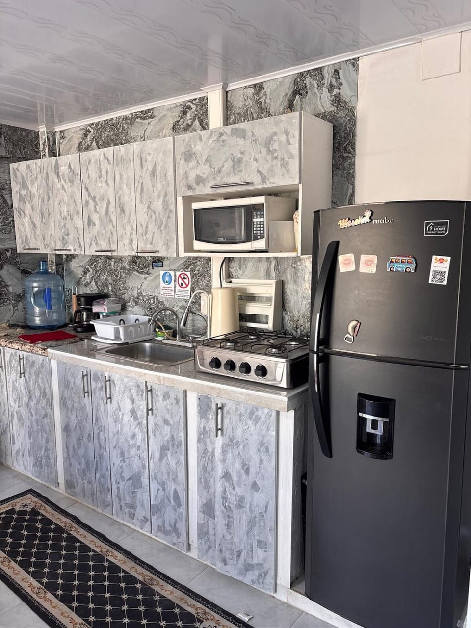 Kitchen or kitchenette, dishwasher