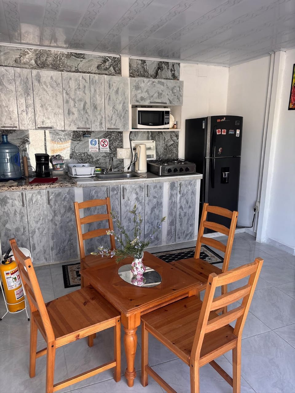 Kitchen or kitchenette, Living room