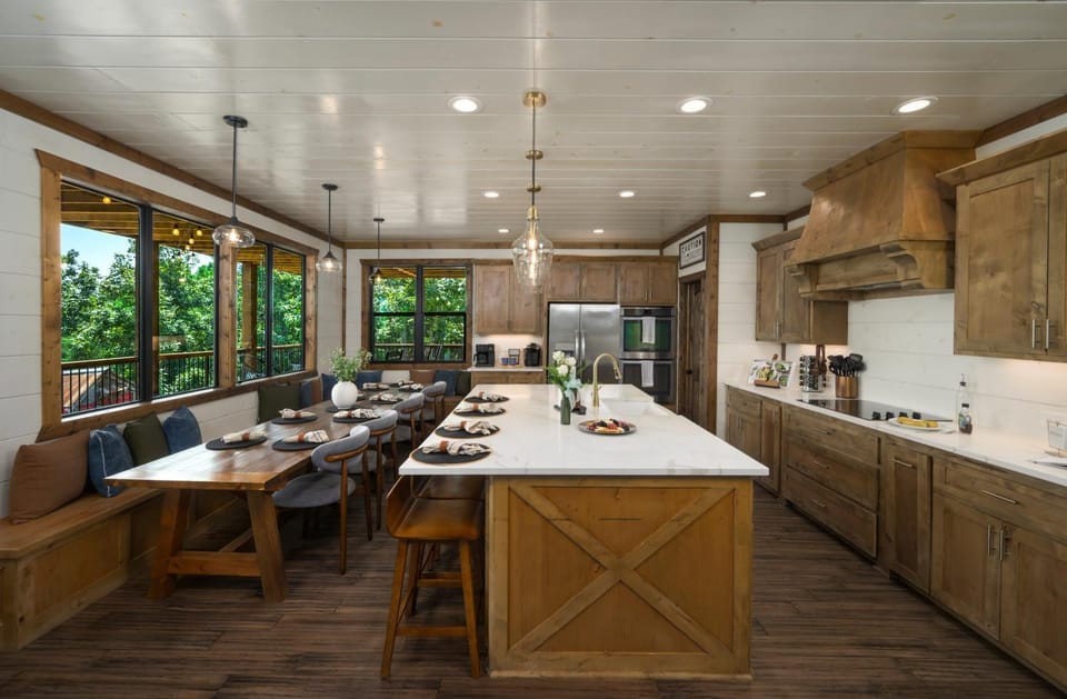 Kitchen or kitchenette, kitchen