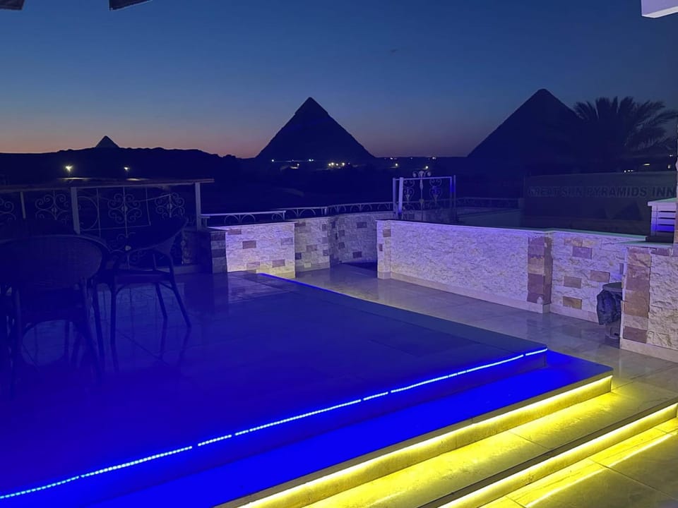 great sunset pyramids inn Hotel in Egypt