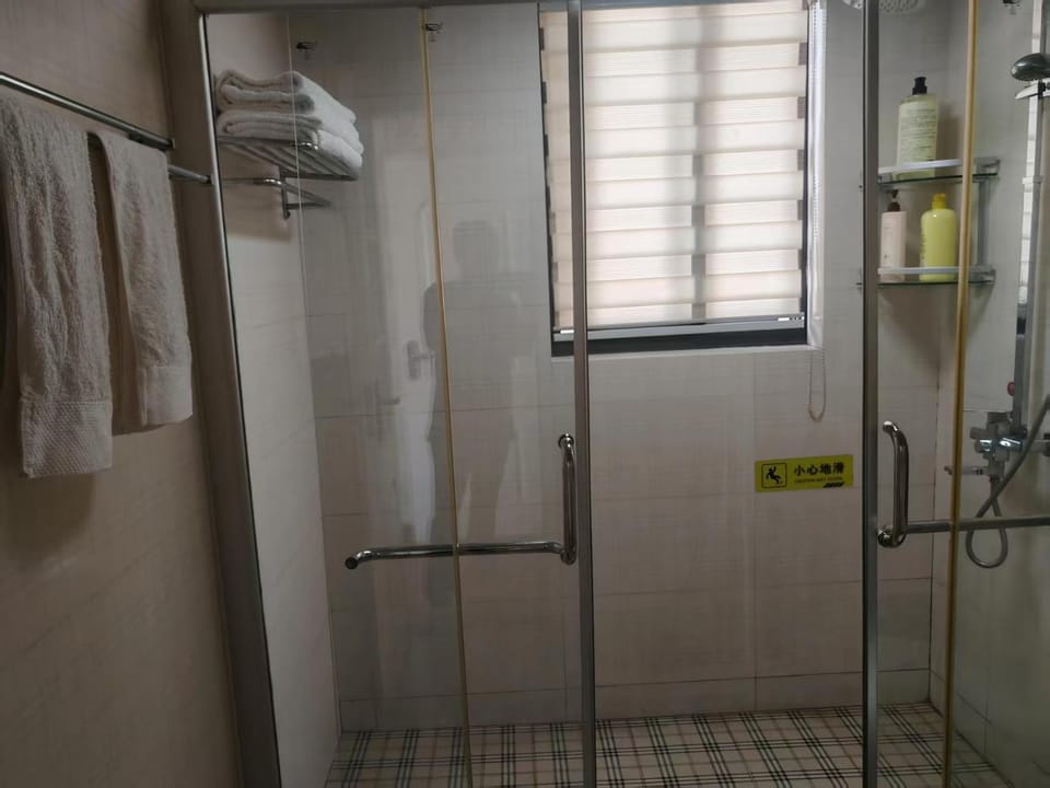 Bathroom, towels