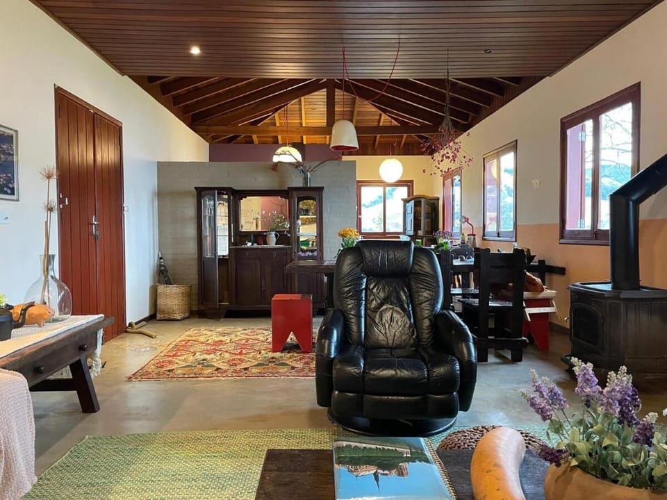 Casa poesia vista maravilhosa em Gonçalves-MG House in State of São Paulo