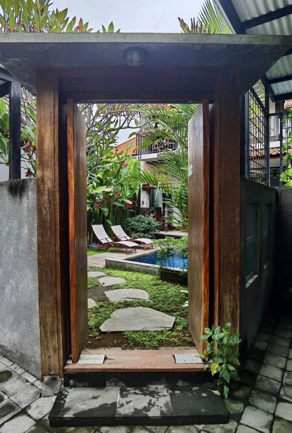 Facade/entrance