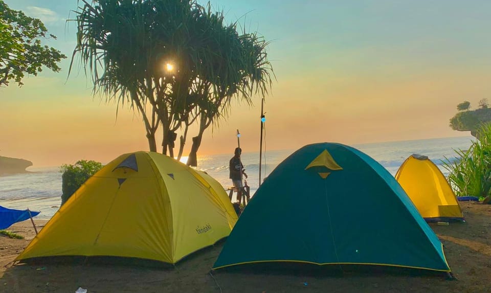 Sewa Tenda Pantai Madasari Campground/ 
RV Resort in West Java