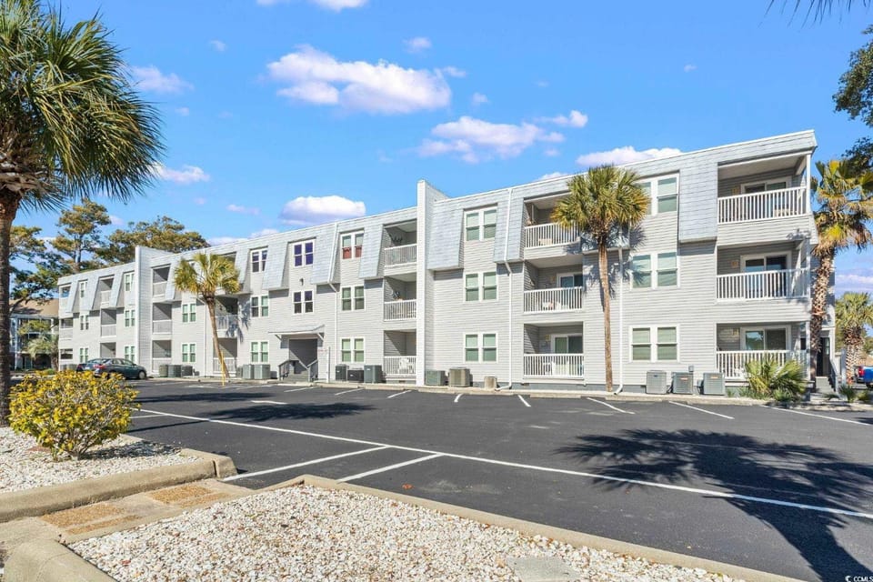 Stylish Boho Chic NMB Hideaway, Quiet Retreat great off season value! Apartment in North Myrtle Beach