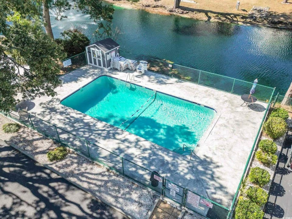 Stylish Boho Chic NMB Hideaway, Quiet Retreat great off season value! Apartment in North Myrtle Beach