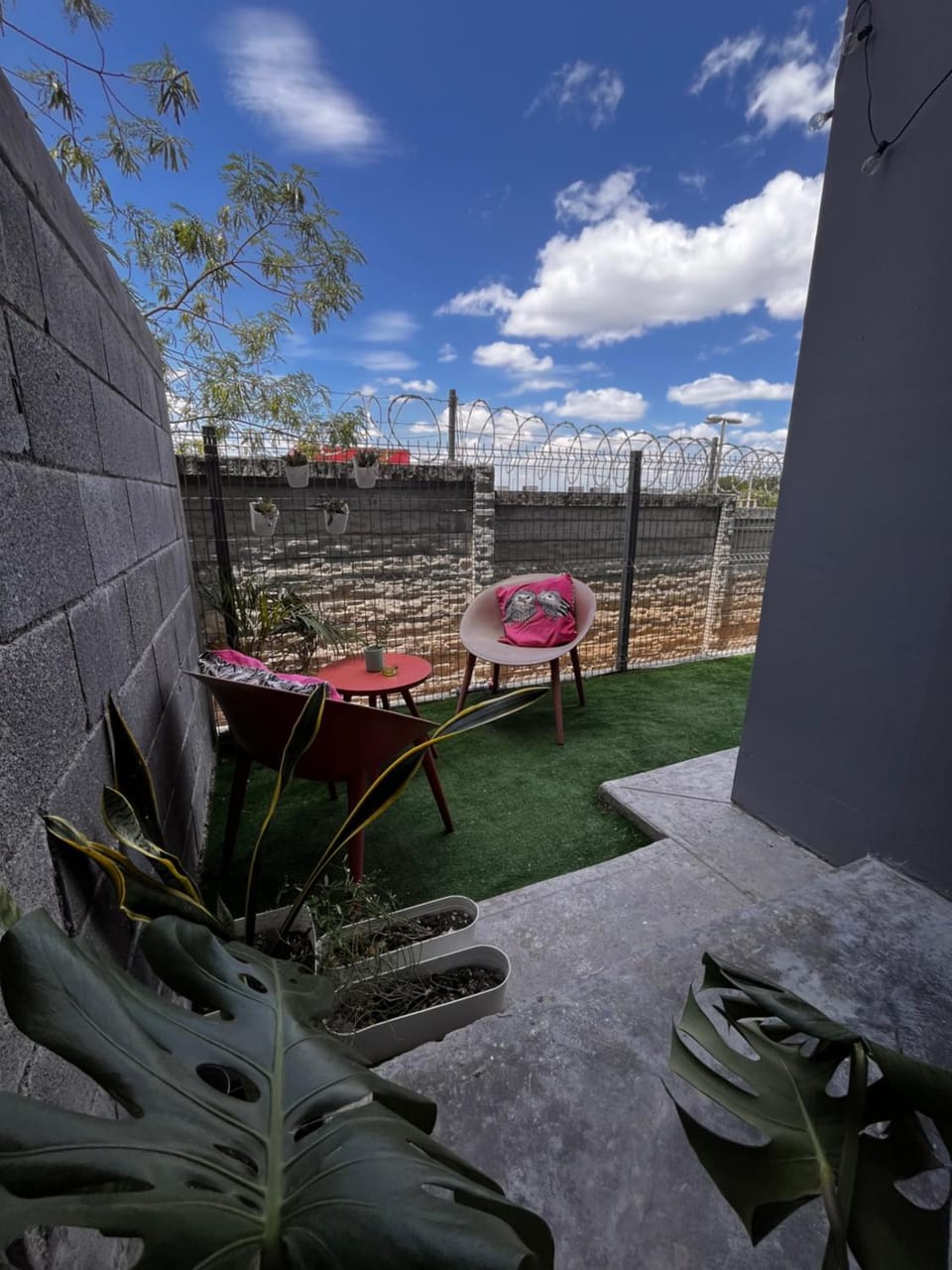 Apartment with Pool, gym & parking, up to 6 guests, BBVA stadium area Apartment in Monterrey