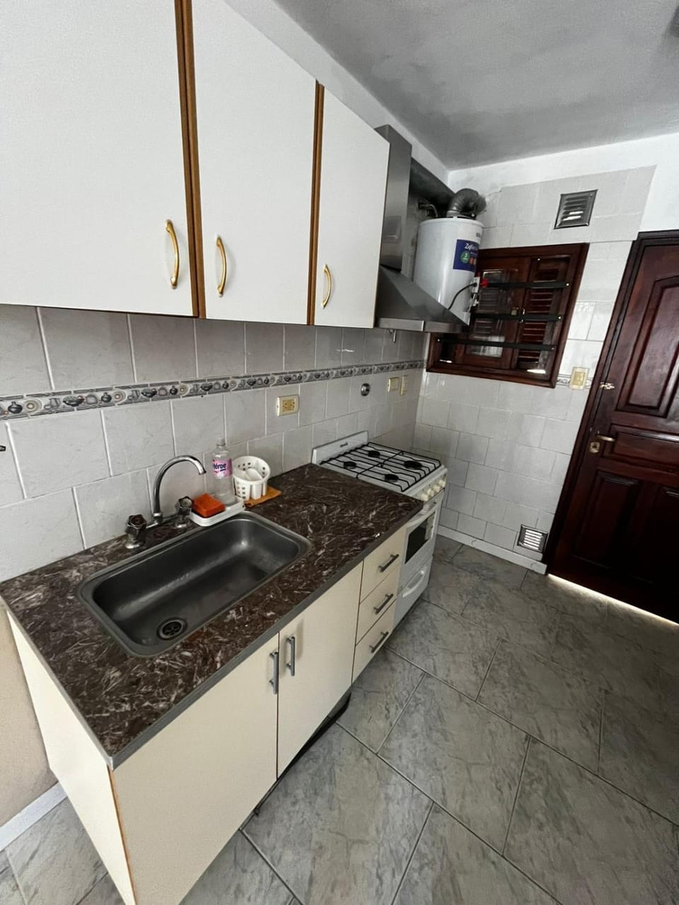 Kitchen or kitchenette, pet friendly