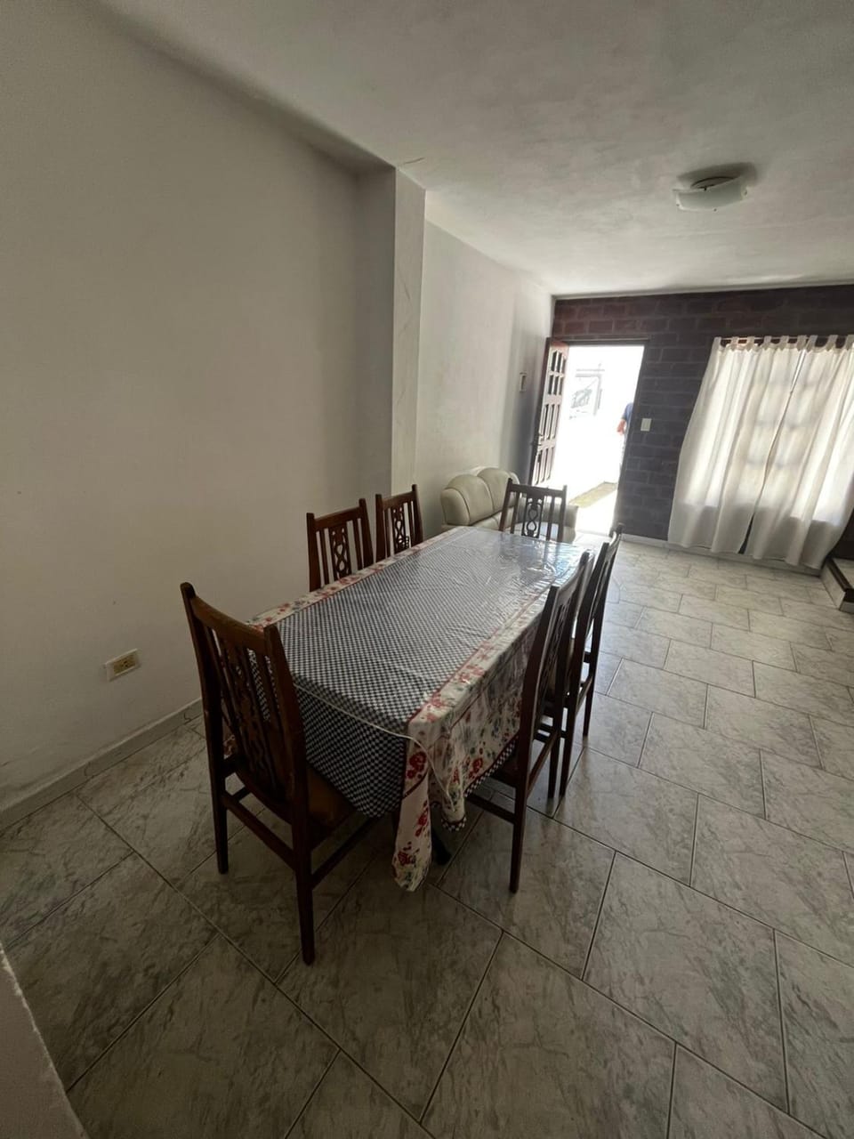 Living room, Dining area, internet, internet