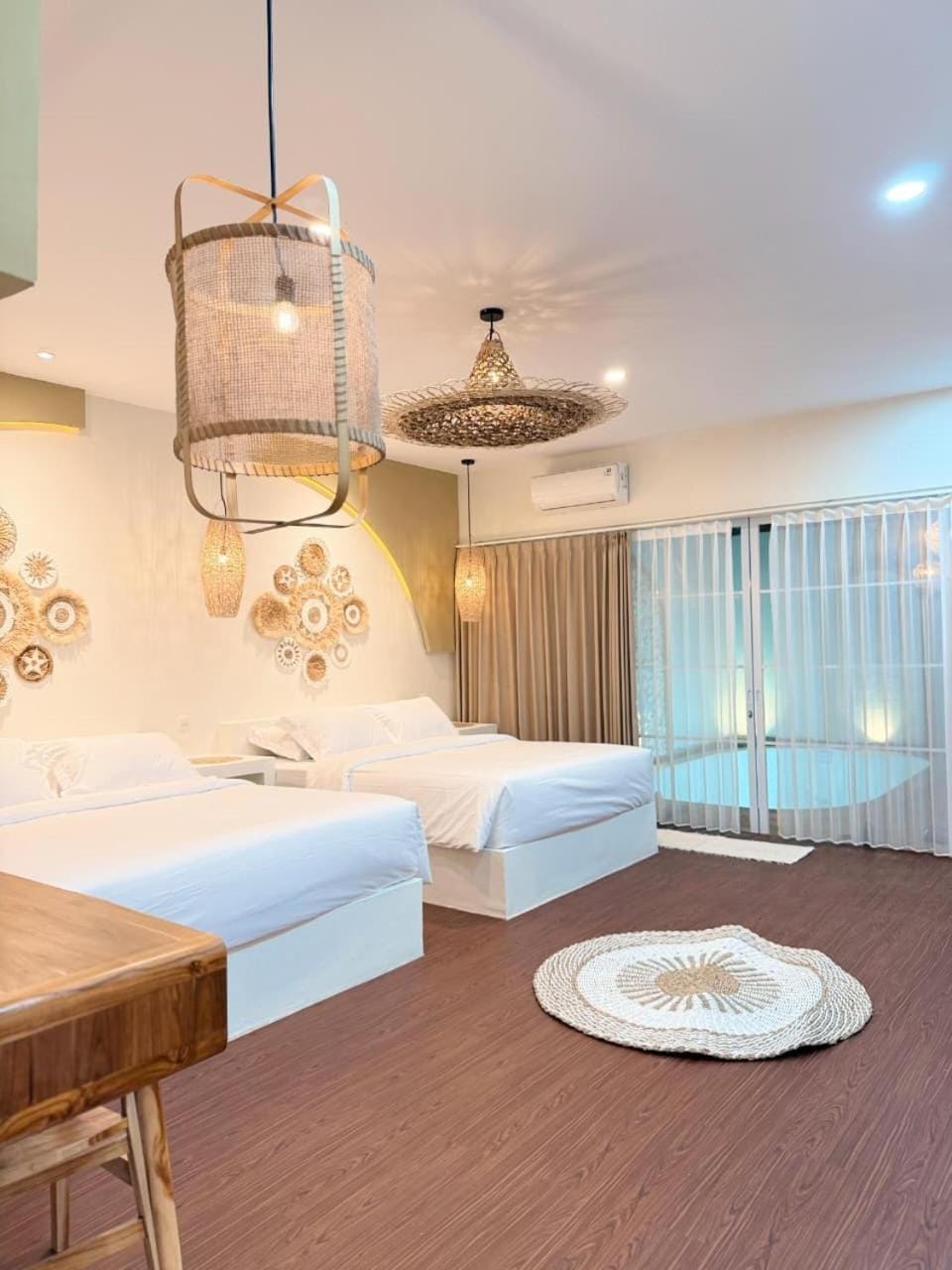 Bed, Photo of the whole room, Bedroom