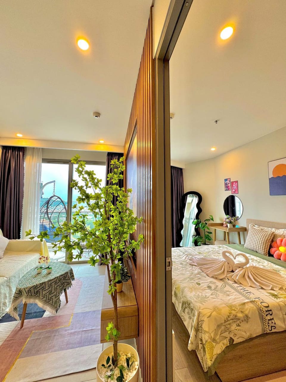 Bed, Living room, Photo of the whole room, Seating area, Bedroom