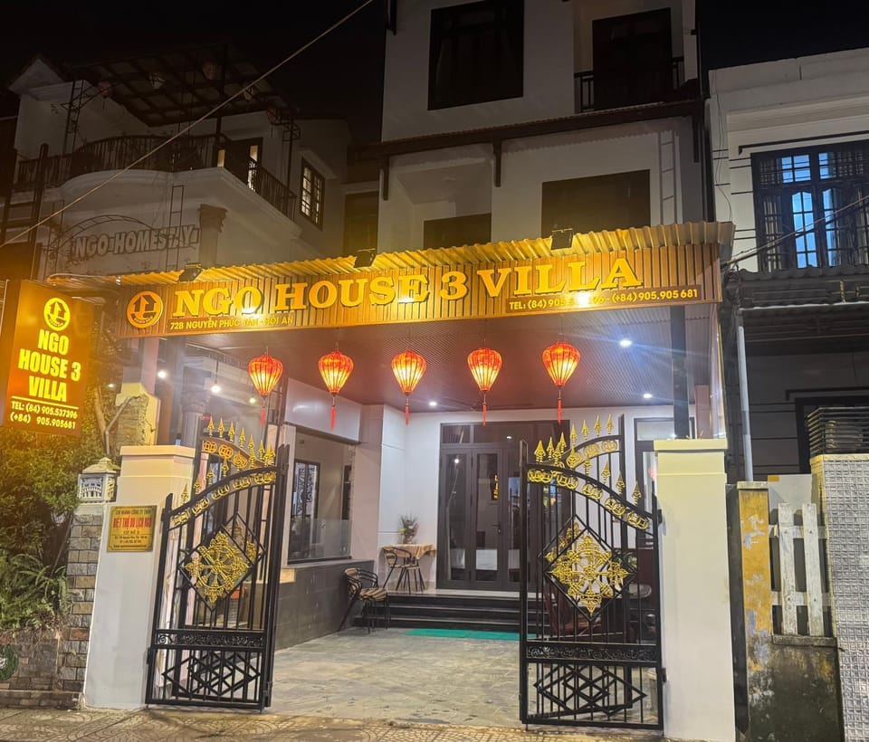 Property building, Facade/entrance, Night
