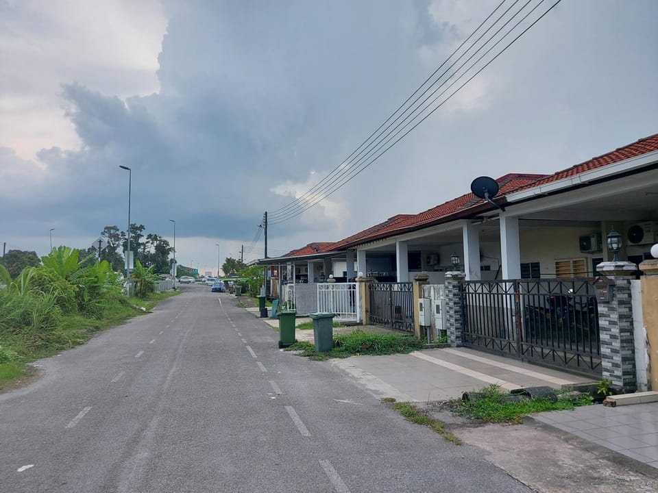 AIN's HOMESTAY House in Kuching