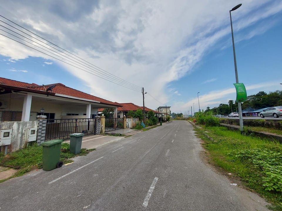 AIN's HOMESTAY House in Kuching