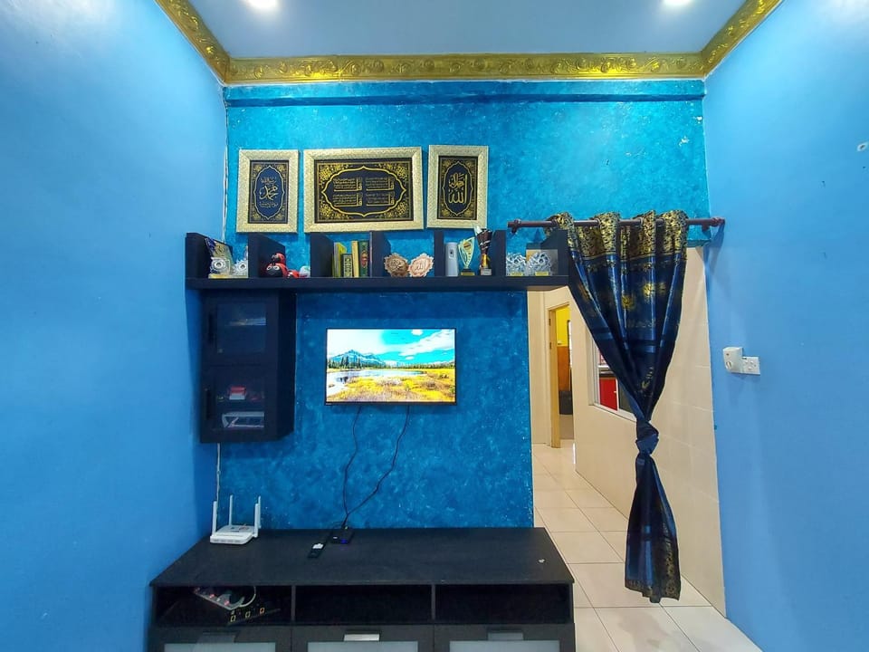 AIN's HOMESTAY House in Kuching