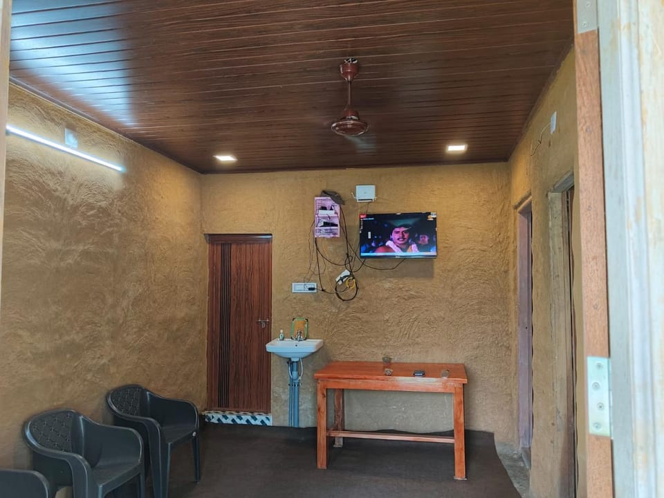 BREEZE GARDEN MUD HOUSE Home Stay House in Kerala