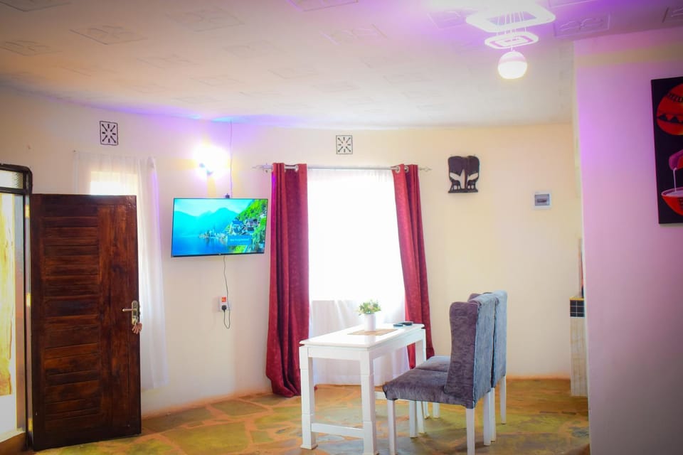 Dining area, Evening entertainment