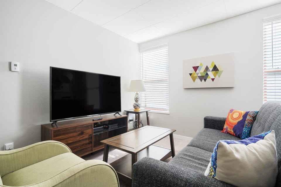 Group Stay - 7 Apts Near Lucas Oil Stadium Apartment in Indianapolis