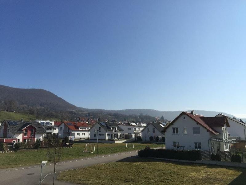 Day, Neighbourhood