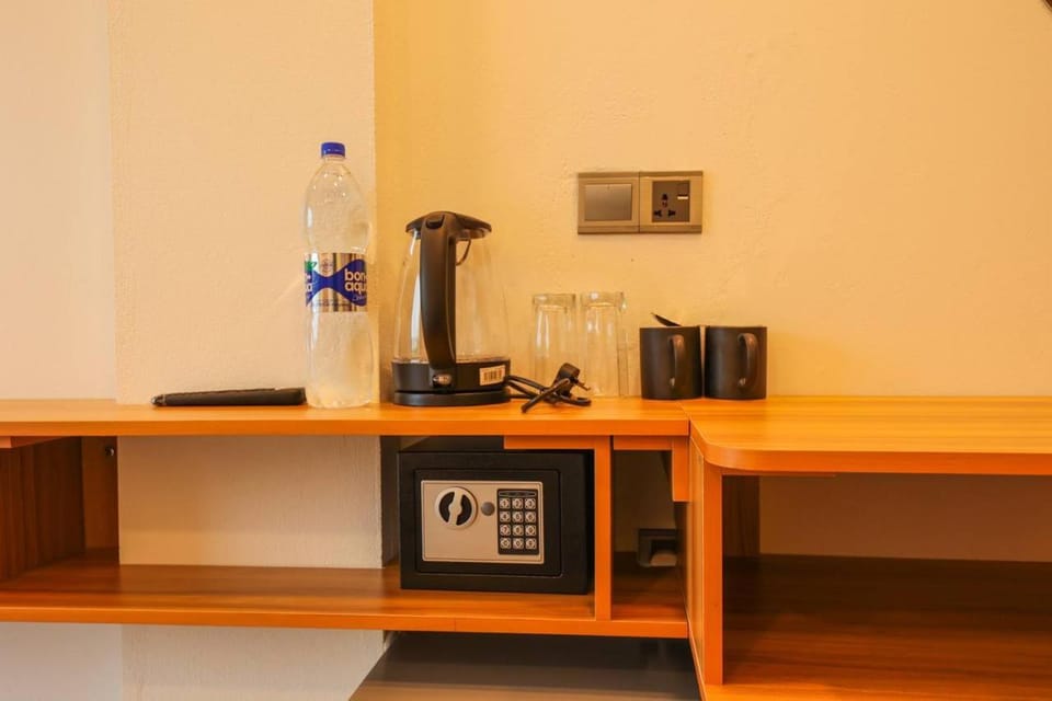 Coffee/tea facilities, minibar