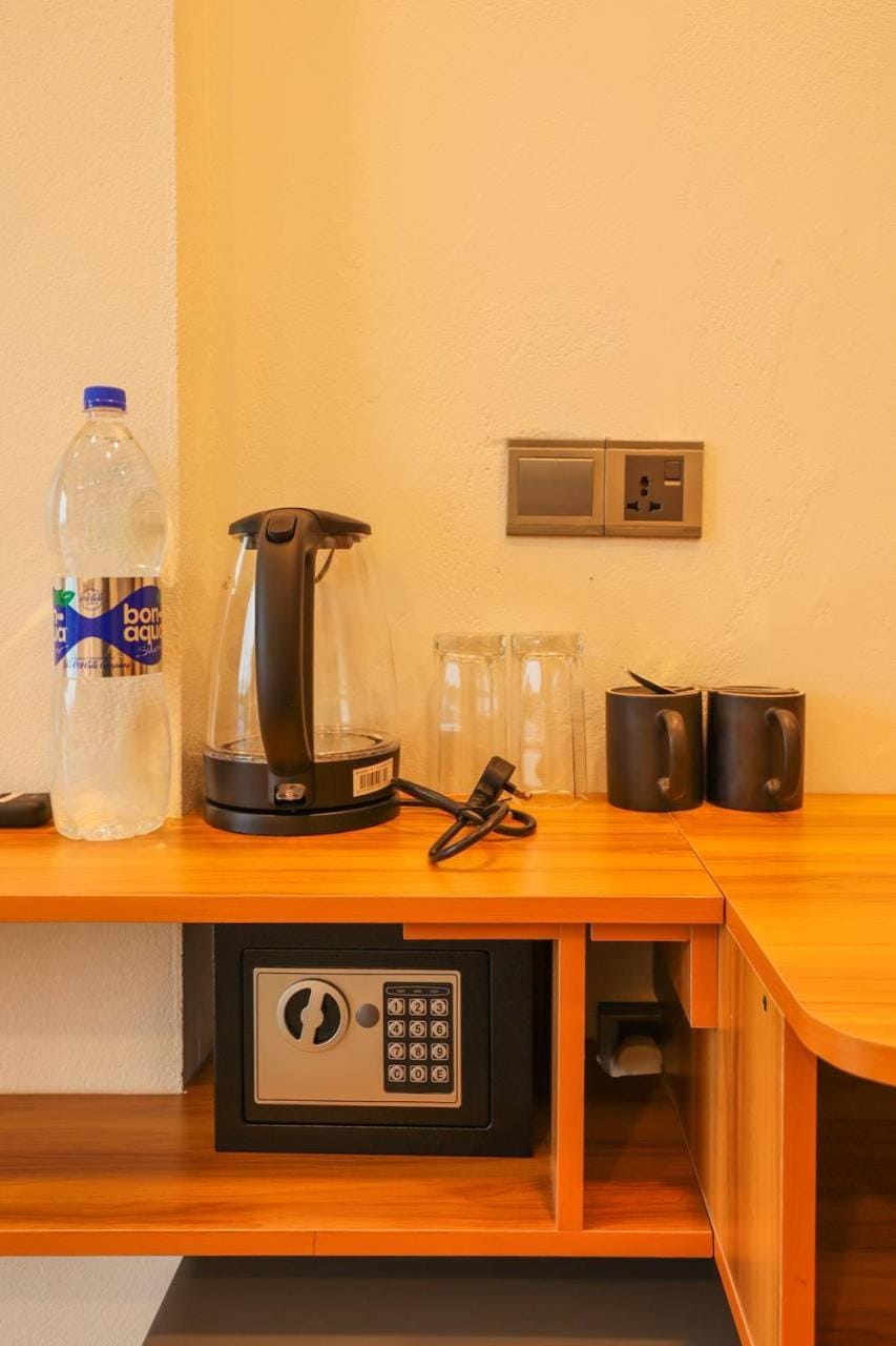 Coffee/tea facilities, minibar
