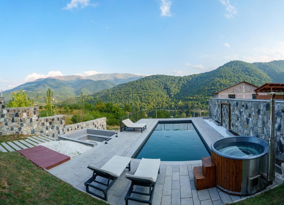 Balcony/Terrace, Mountain view