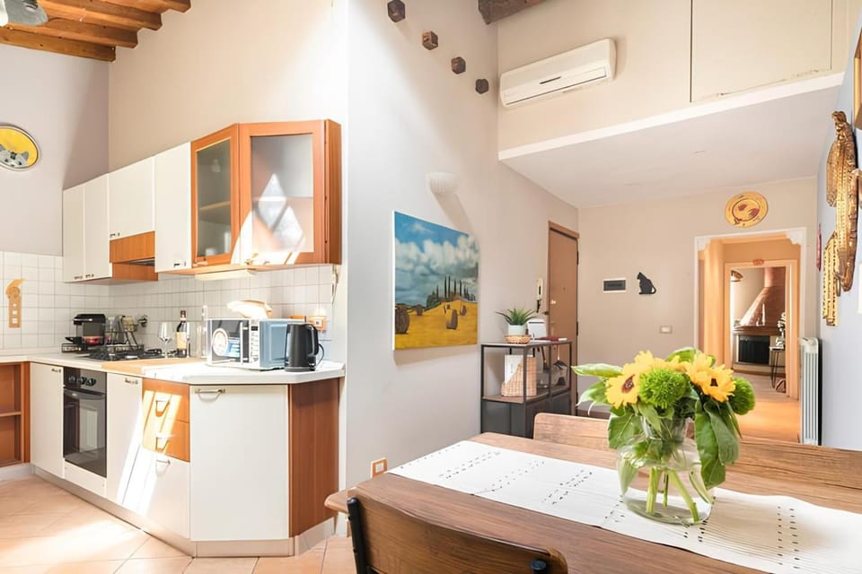 Coffee/tea facilities, Kitchen or kitchenette, Dining area, oven, pet friendly, stove, toaster