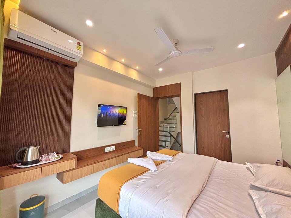 Nivaant - by Marathi Zatka Hotel in Lonavla